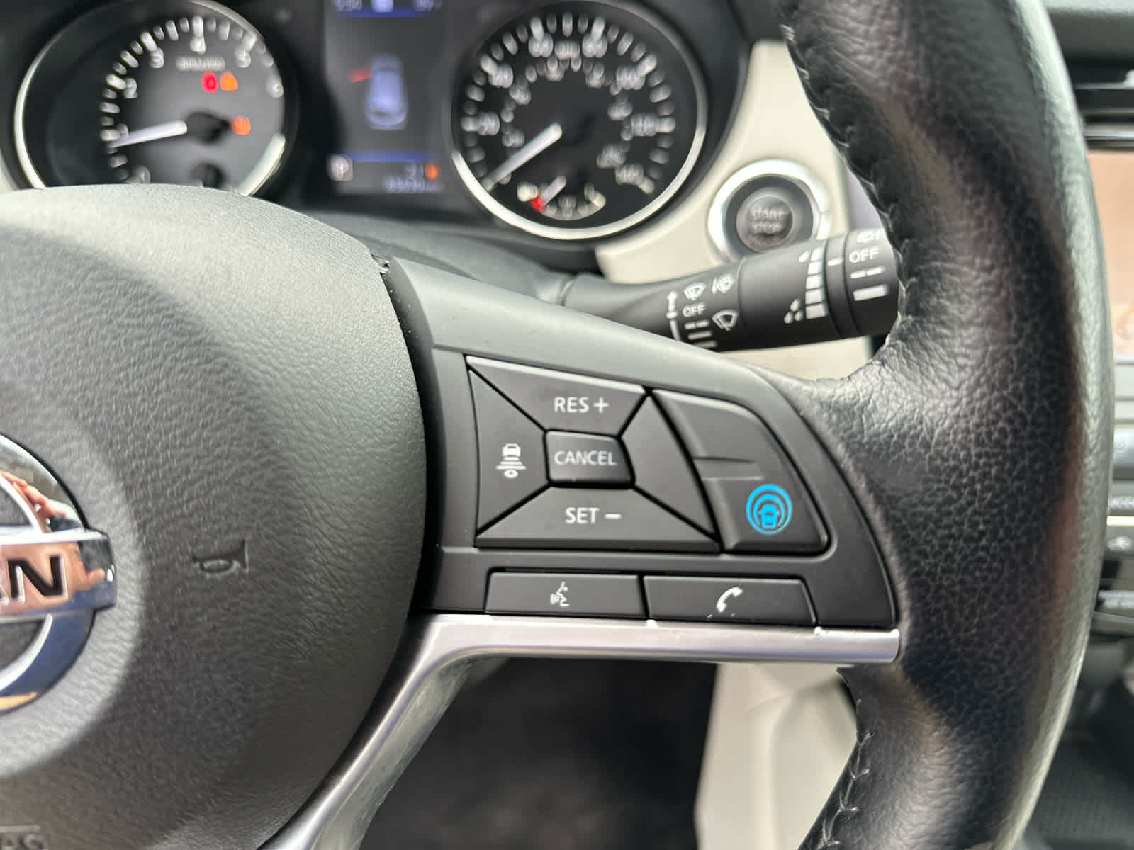 2020 Nissan Rogue Sport SL photo 24
