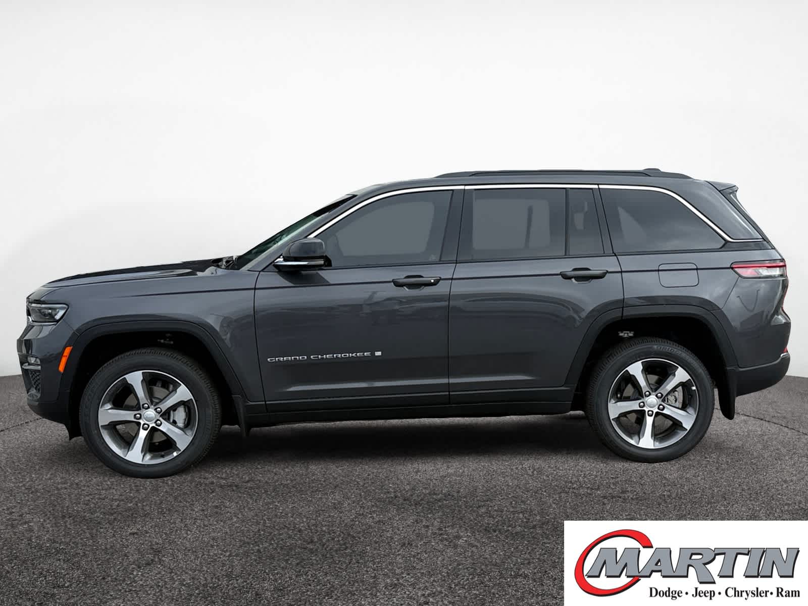 2025 Jeep Grand Cherokee Limited photo 2