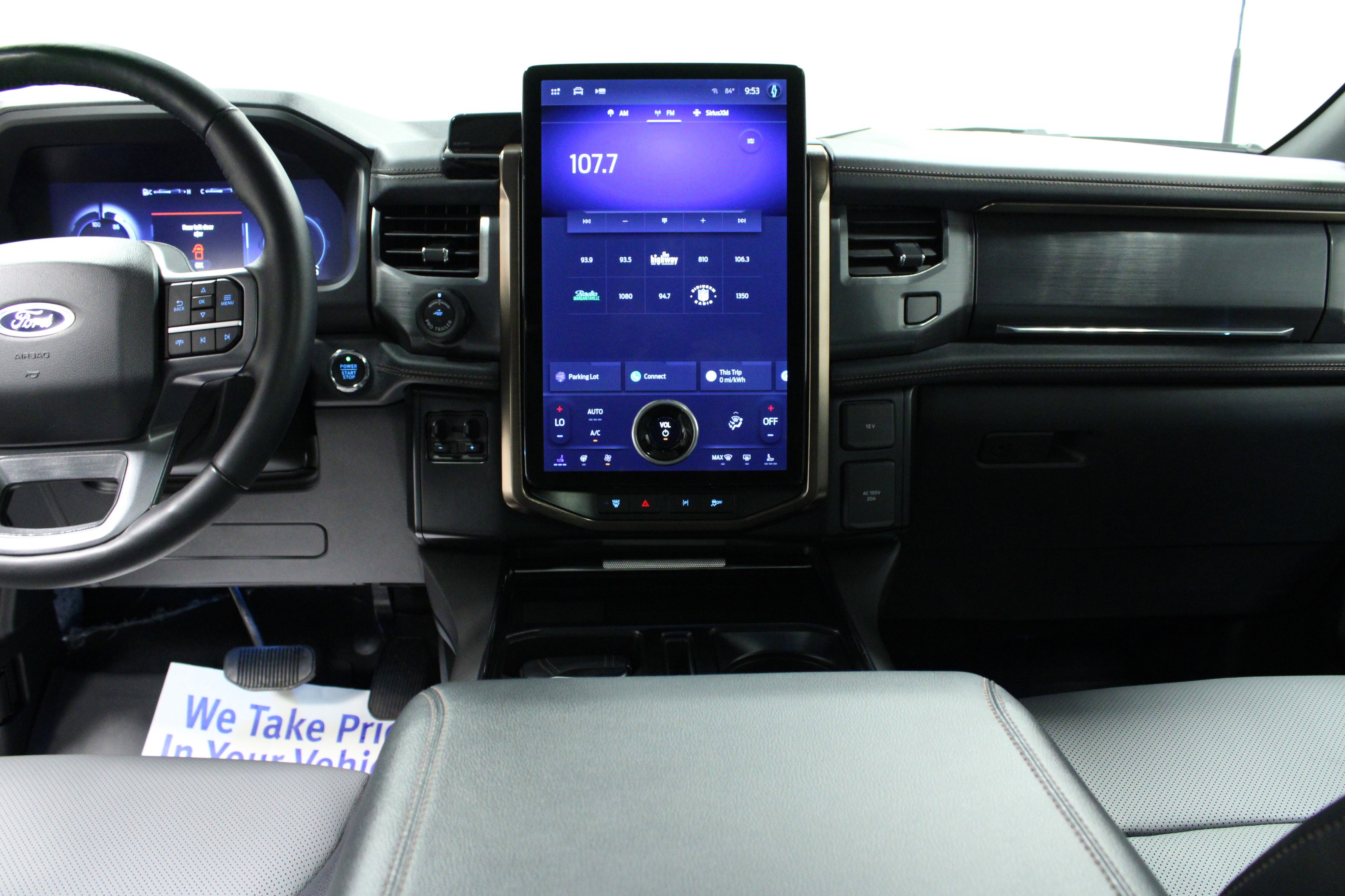2023 Ford F-150 Lightning Lariat photo 15