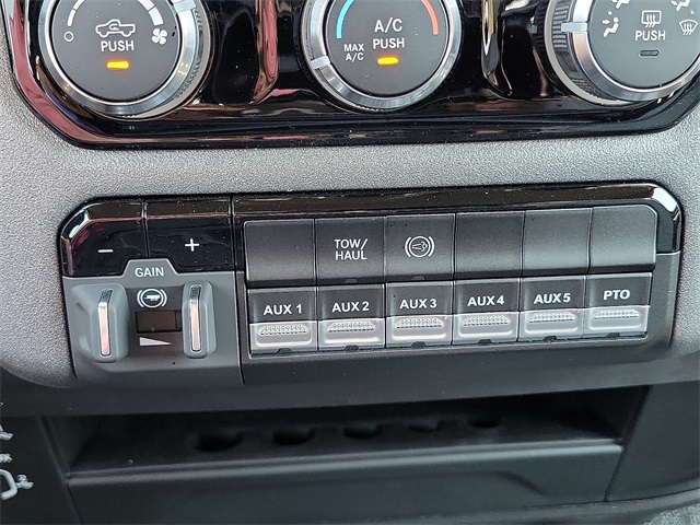 2025 Ram 5500 Tradesman photo 15
