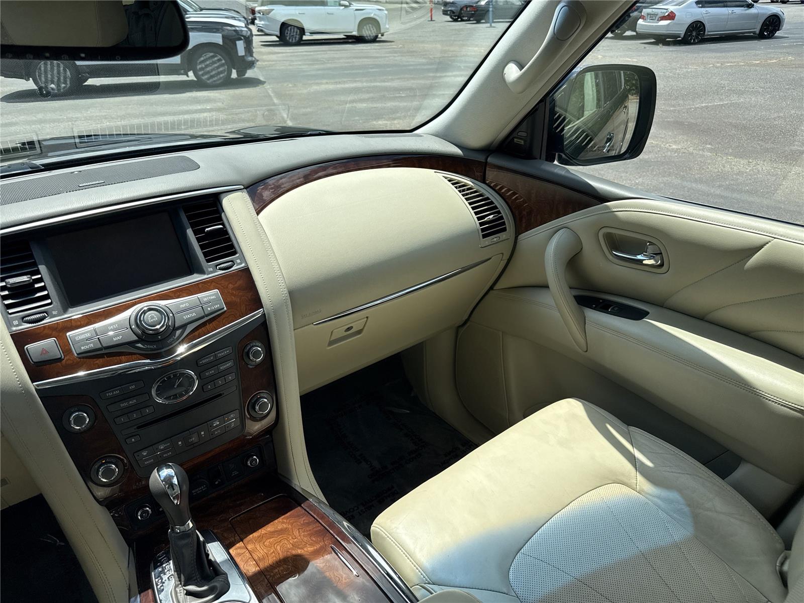 2017 Infiniti QX80 photo 13