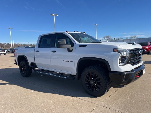 2026 Chevrolet Silverado HD LT's photo