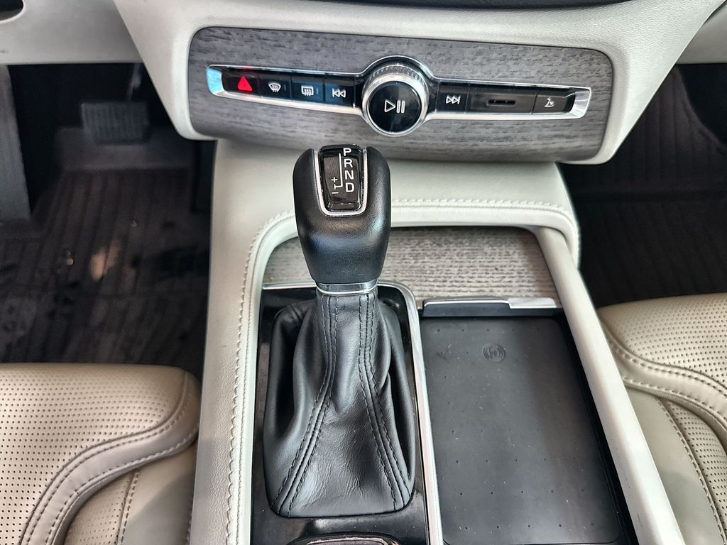 2022 Volvo XC90 T6 Inscription photo 16