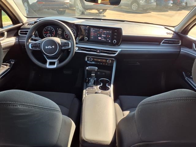2022 Kia K5 LXS photo 3