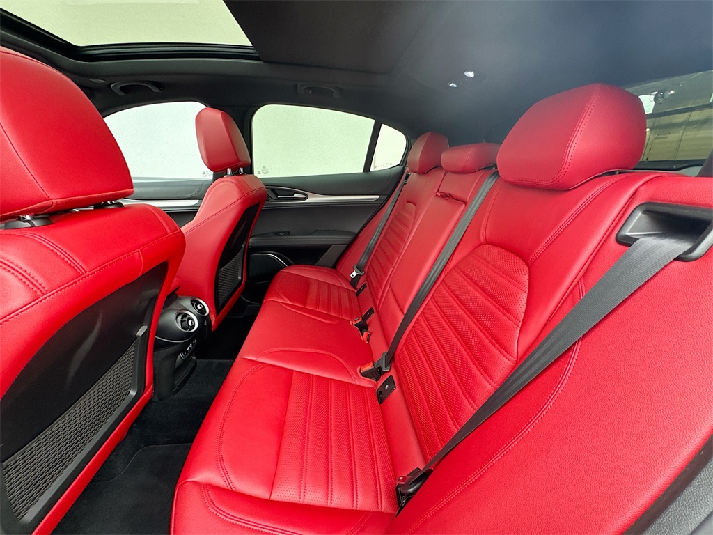 2022 Alfa Romeo Stelvio Ti Sport photo 27