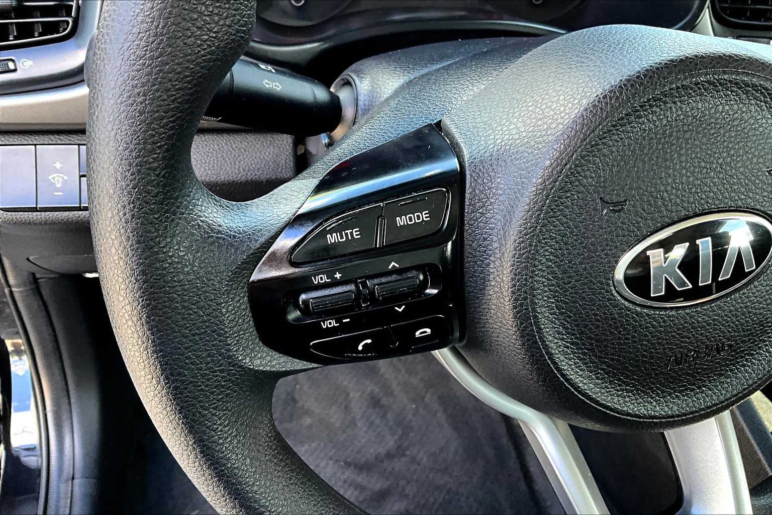 2019 Kia Rio LX photo 22