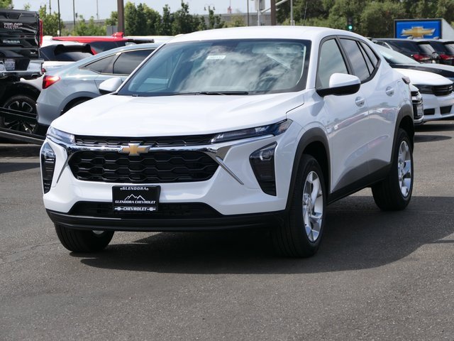 2026 Chevrolet Trax LS photo 3