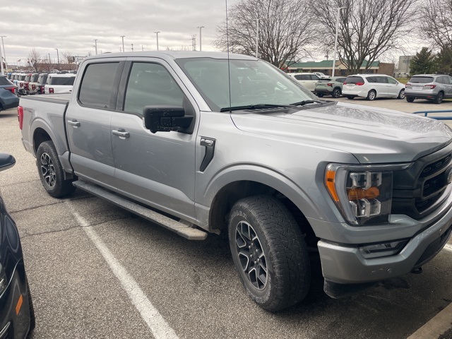 2021 Ford F-150 XLT photo 2