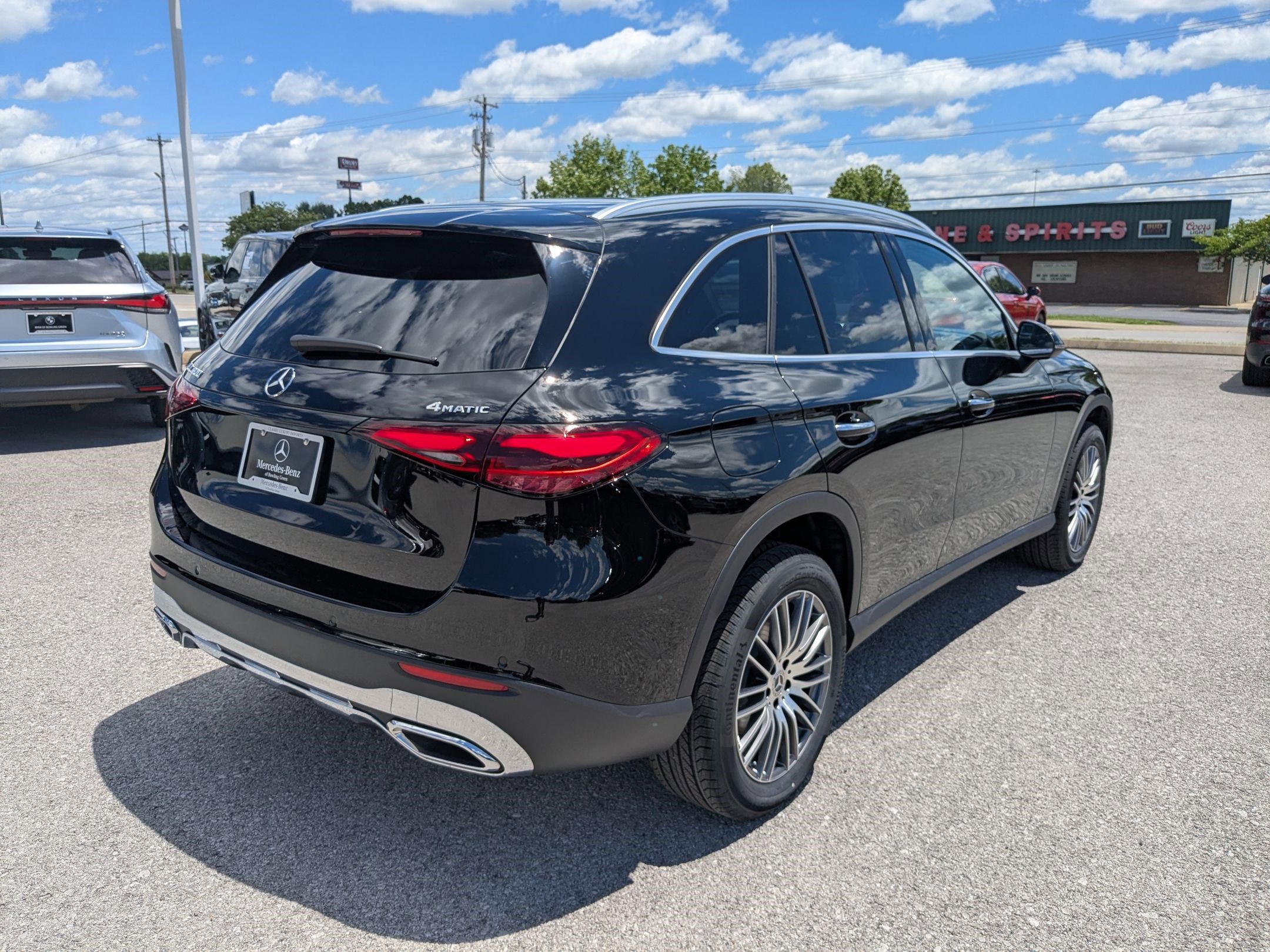 2025 Mercedes Benz GLC 300 4MATIC photo 4