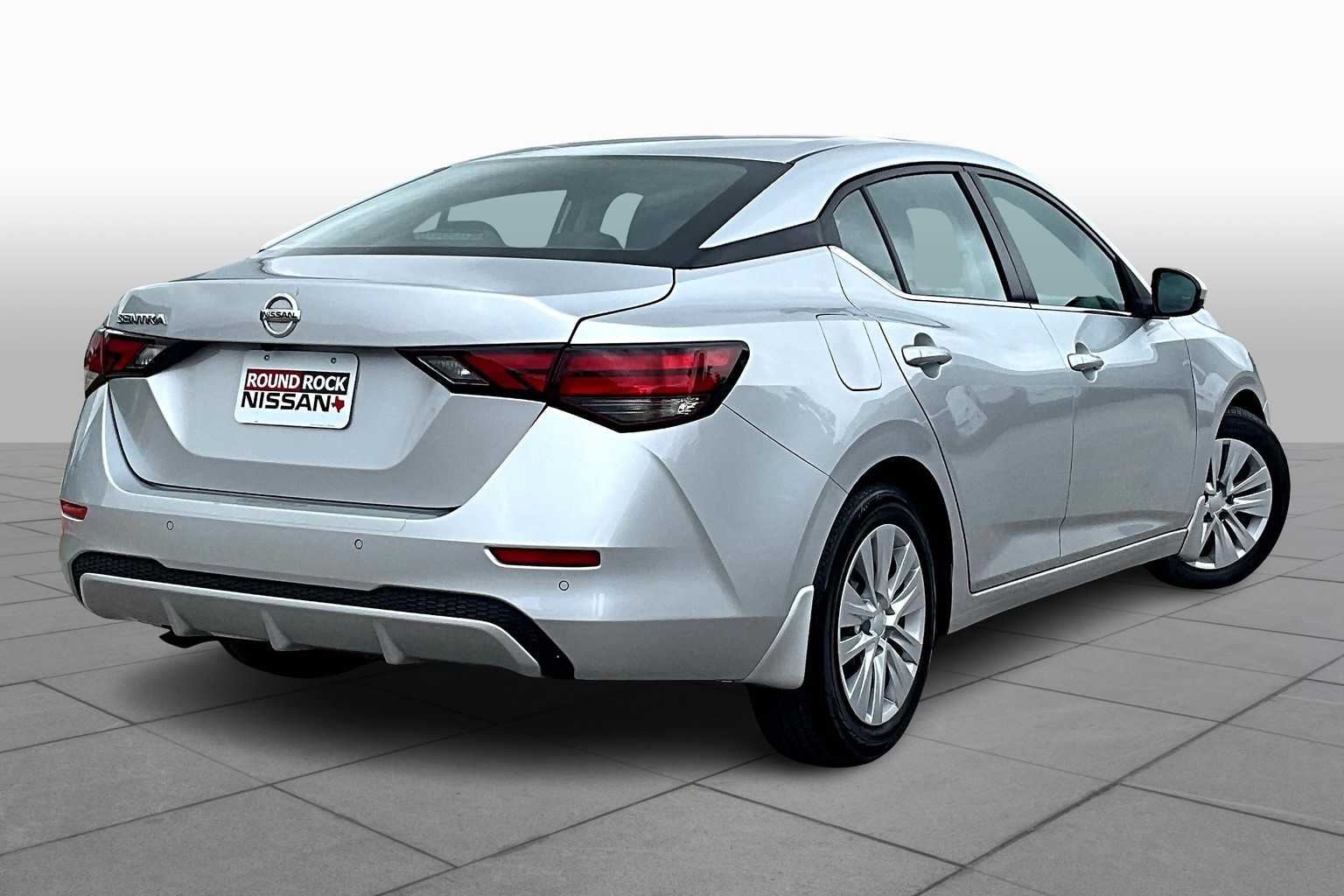 2022 Nissan Sentra S photo 12