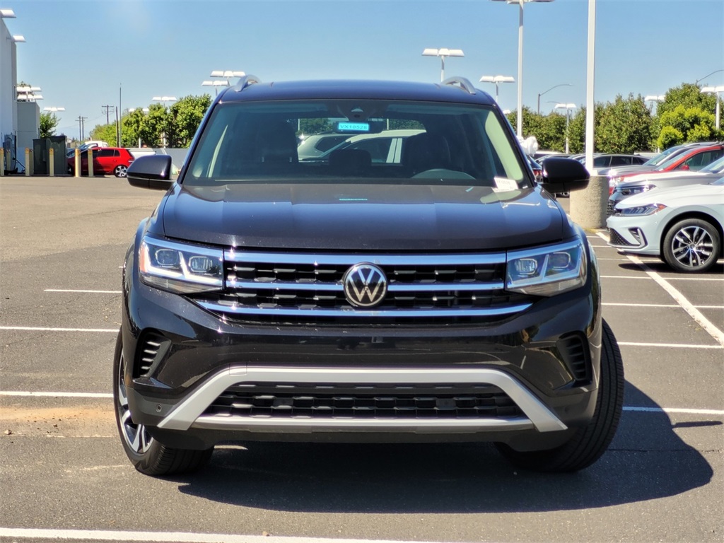 2023 Volkswagen Atlas SEL photo 3