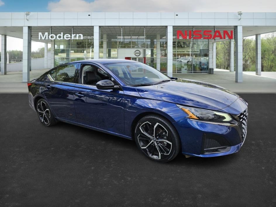 2024 Nissan Altima 2.5 SR photo 2