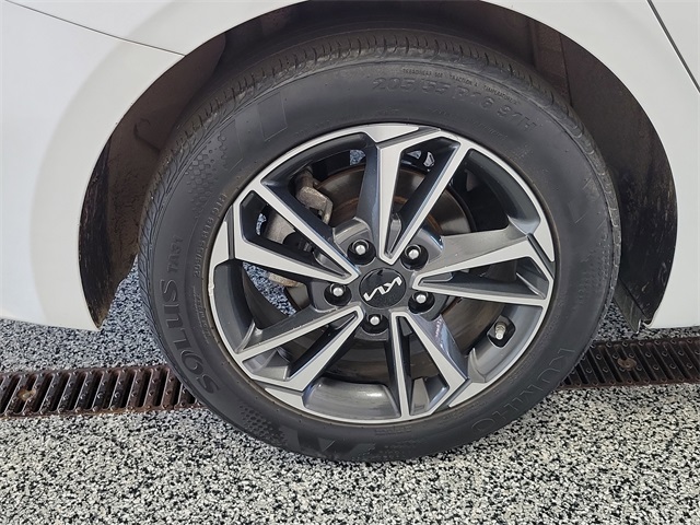 2023 Kia Forte LXS photo 6