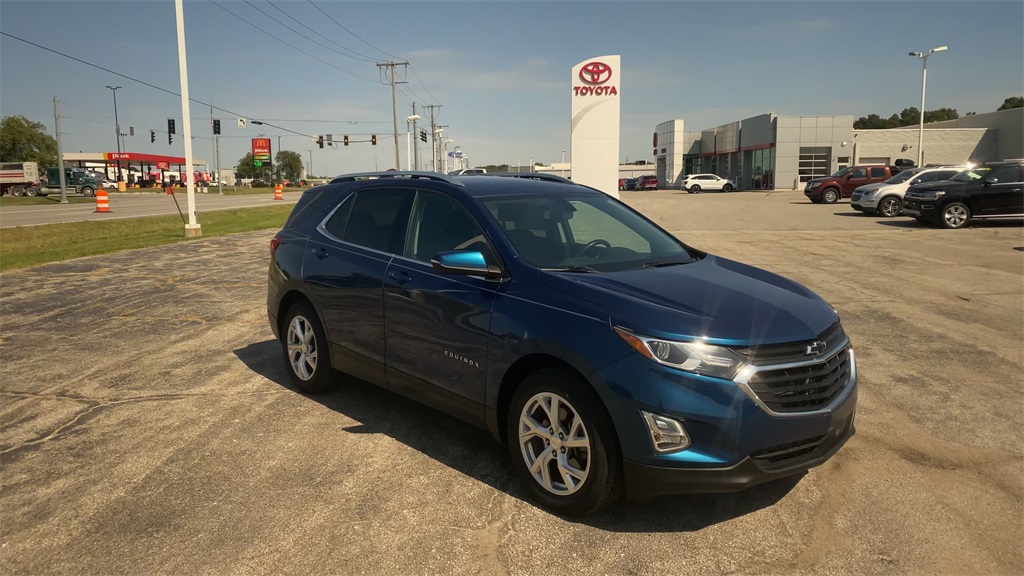 2019 Chevrolet Equinox LT photo 2