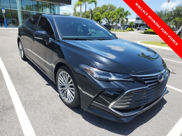2022 Toyota Avalon Hybrid Limited photo 3