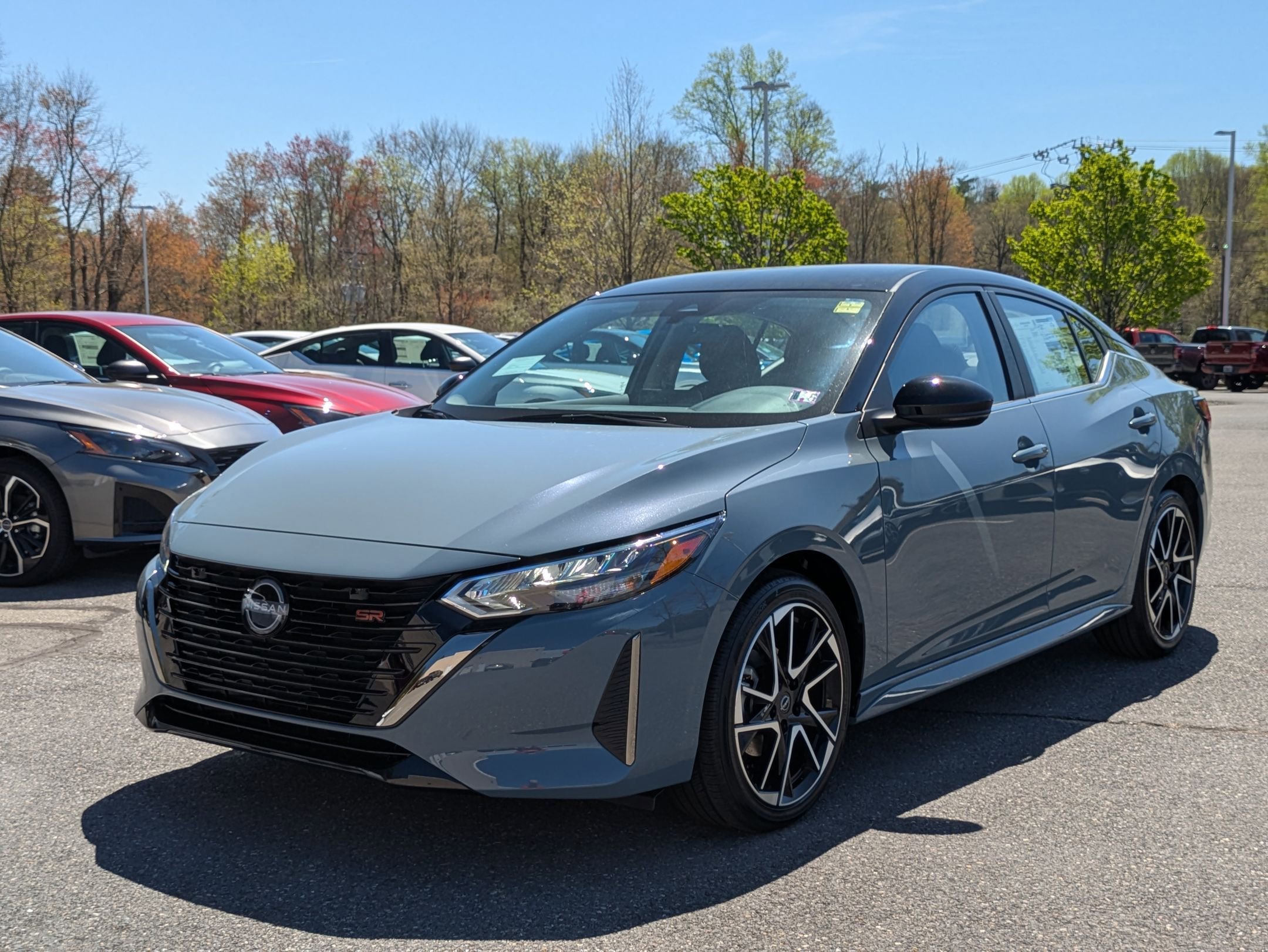 2025 Nissan Sentra SR photo 3