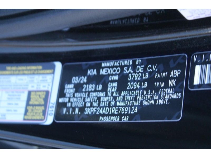2024 Kia Forte LXS photo 16