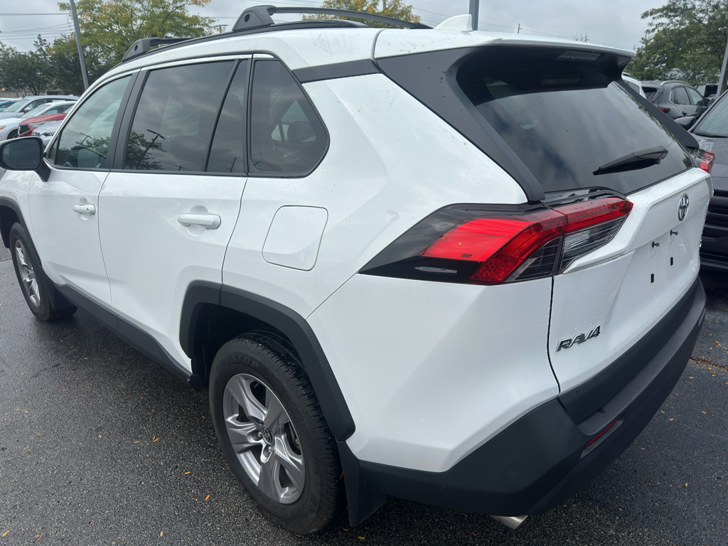 2024 Toyota RAV4 XLE photo 3