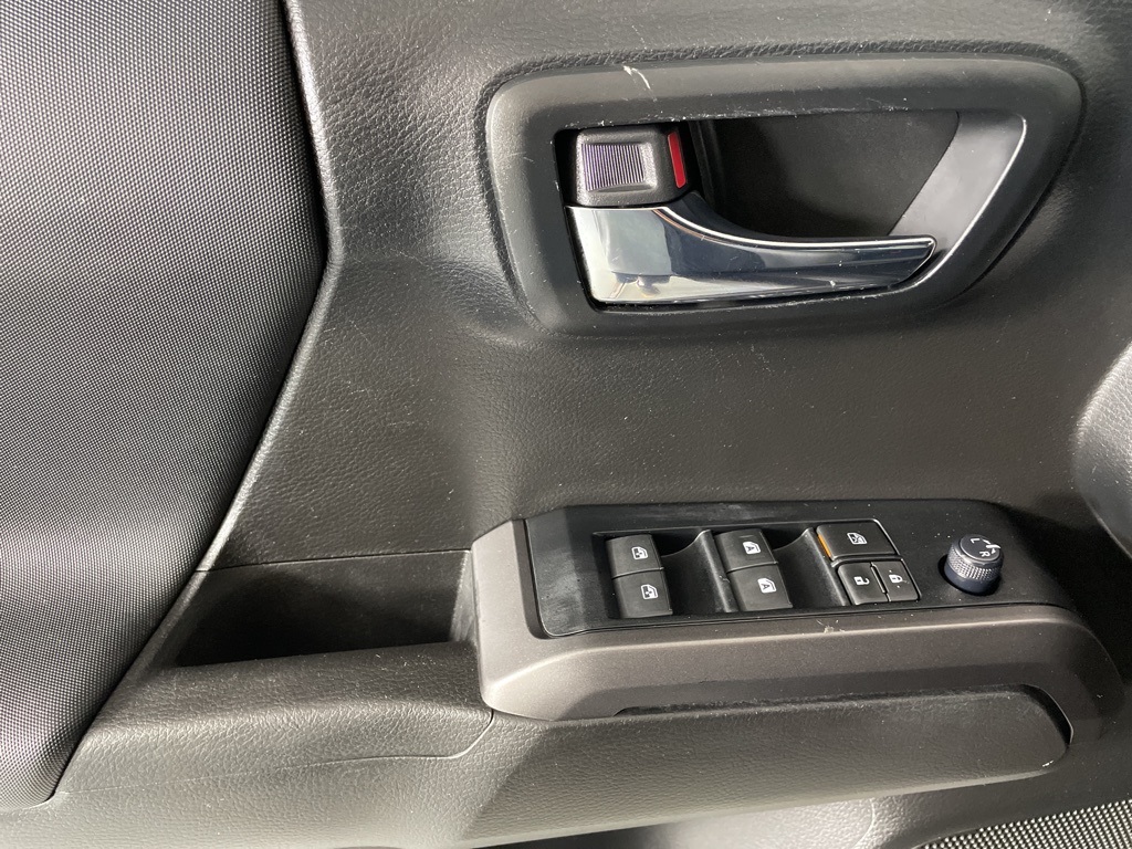 2021 Toyota Tacoma TRD Off-Road photo 17