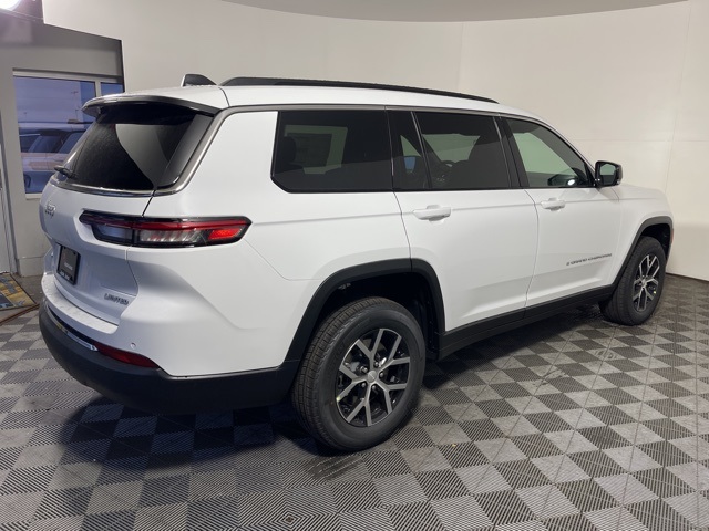 2025 Jeep Grand Cherokee Limited photo 4