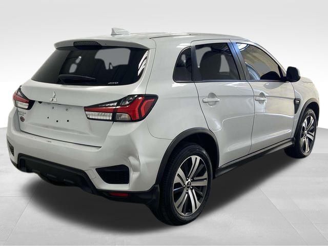 2024 Mitsubishi Outlander Sport LE photo 3