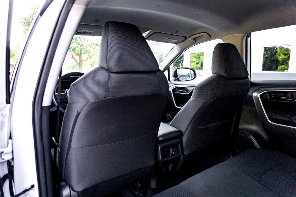 2024 Toyota RAV4 LE photo 27