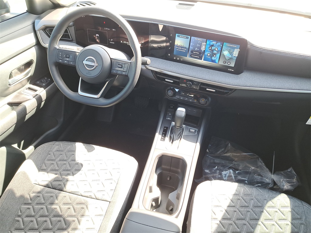 2026 Nissan Kicks SV photo 13