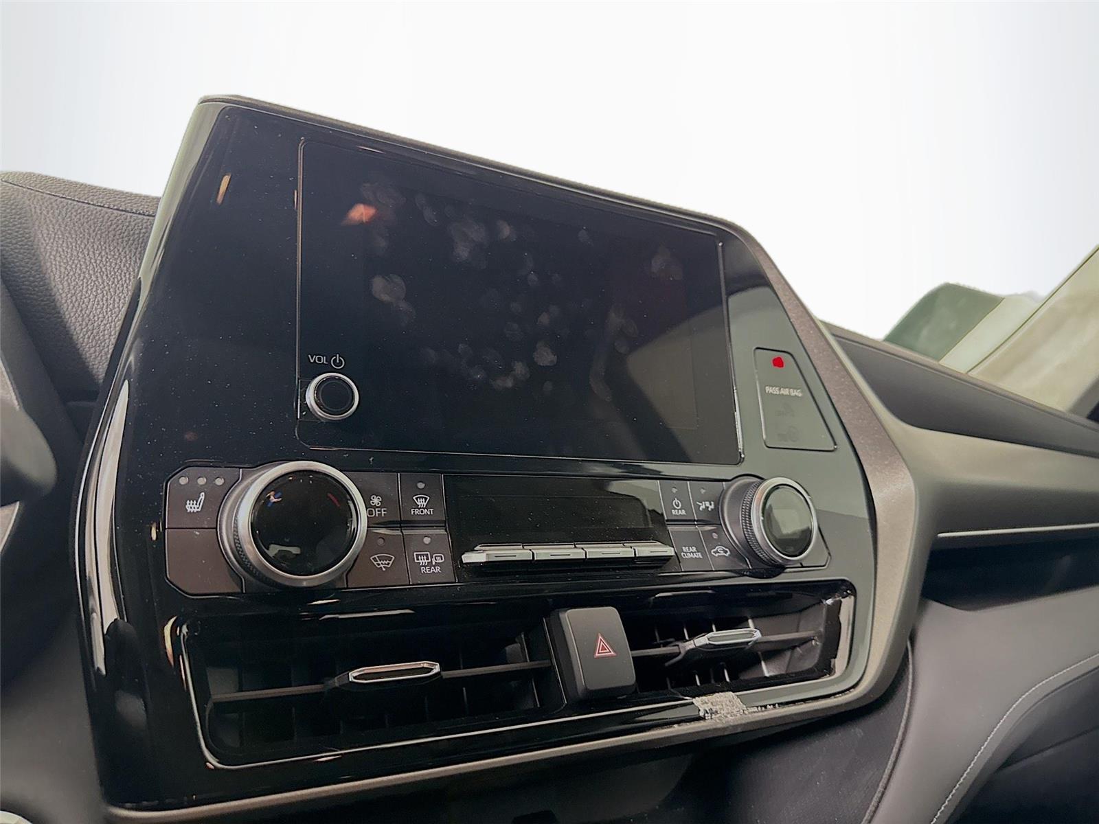 2023 Toyota Highlander XLE photo 11
