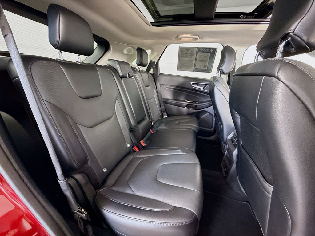 2018 Ford Edge Titanium photo 29
