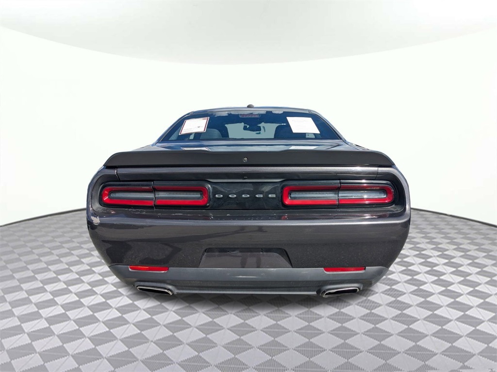 2018 Dodge Challenger SXT photo 4