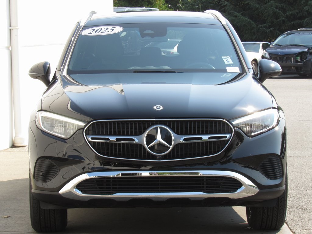 2025 Mercedes Benz GLC 300 4MATIC photo 3