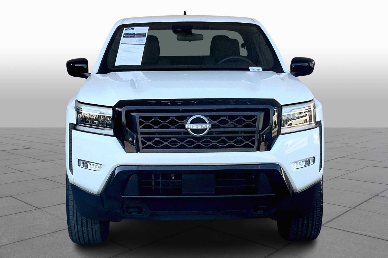 2023 Nissan Frontier SV photo 3
