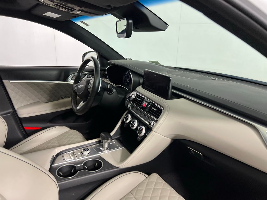 2022 Genesis G70 3.3T photo 24