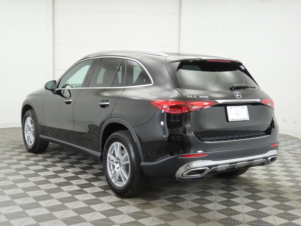 2025 Mercedes Benz GLC 300 photo 6