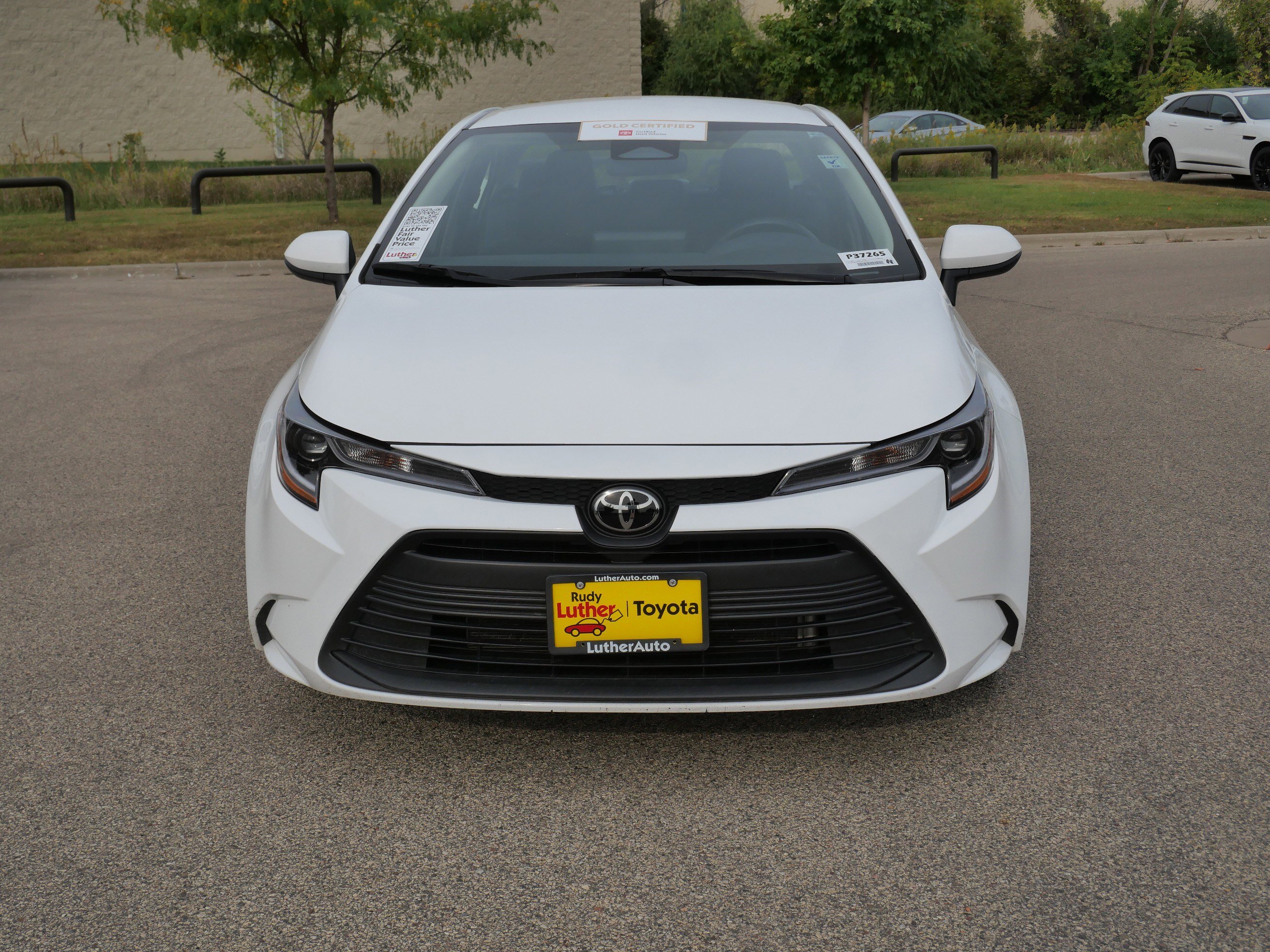 2024 Toyota Corolla LE photo 2