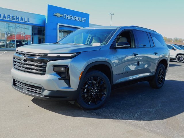 2026 Chevrolet Traverse photo 2