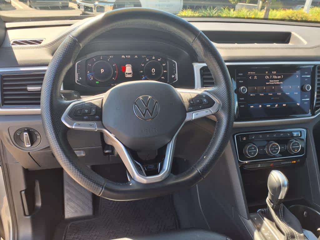 2023 Volkswagen Atlas Cross Sport SEL R-Line photo 13