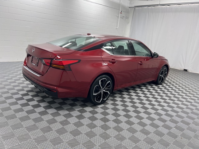 2023 Nissan Altima 2.5 SR photo 4