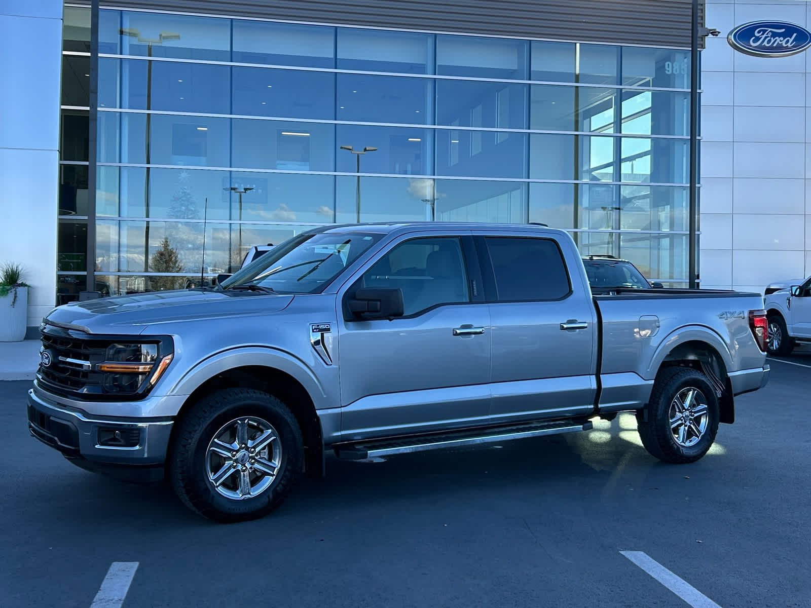 2024 Ford F-150 XLT photo 2