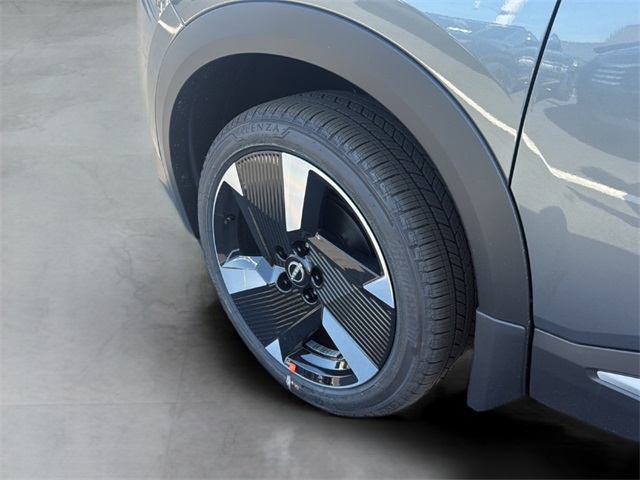 2026 Nissan Kicks SR photo 13