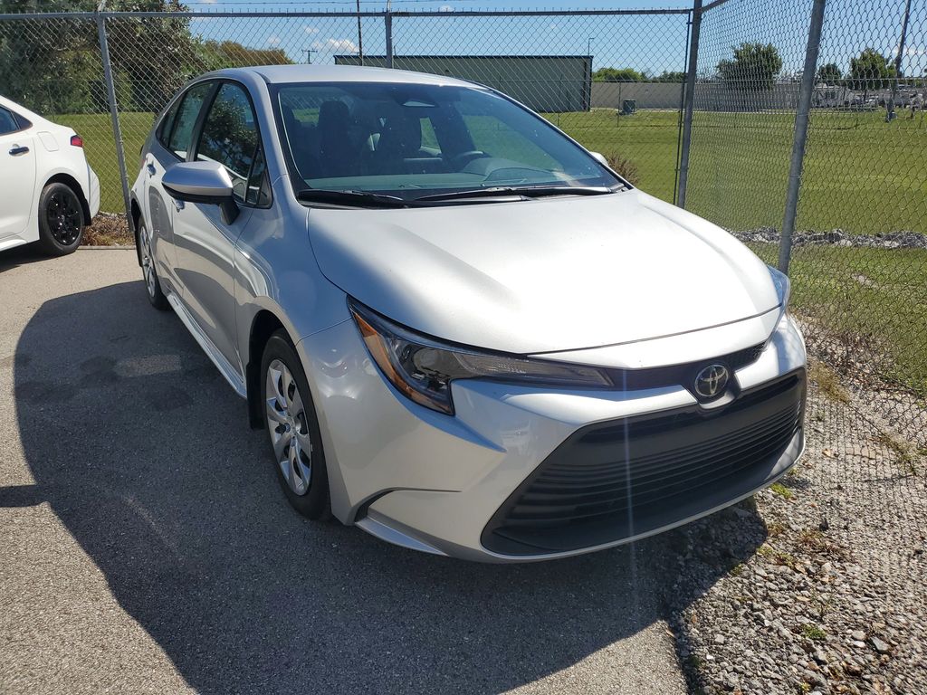 2026 Toyota Corolla LE photo 3