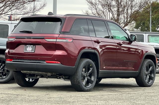 2025 Jeep Grand Cherokee Altitude X photo 4