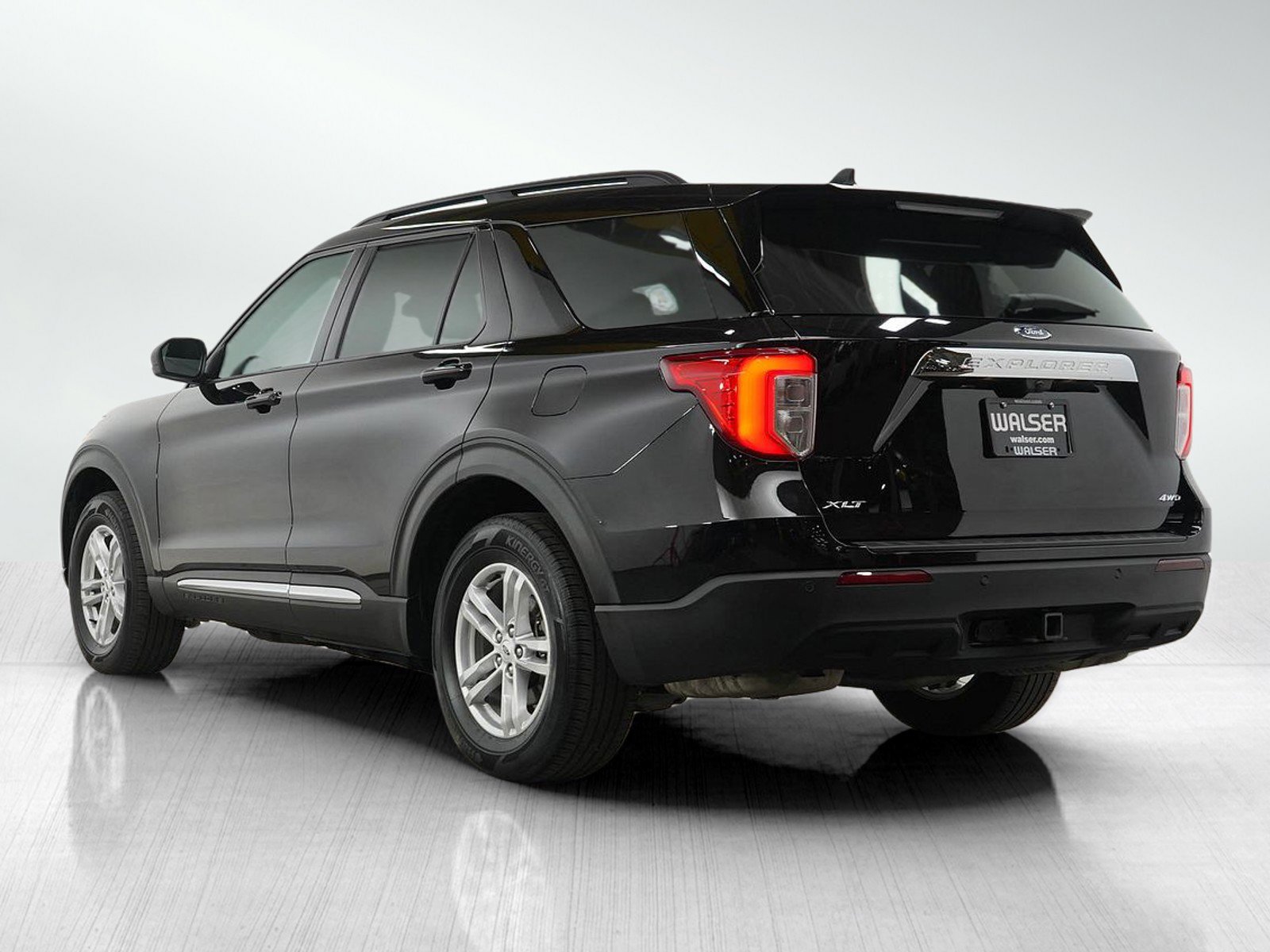 2021 Ford Explorer XLT photo 3