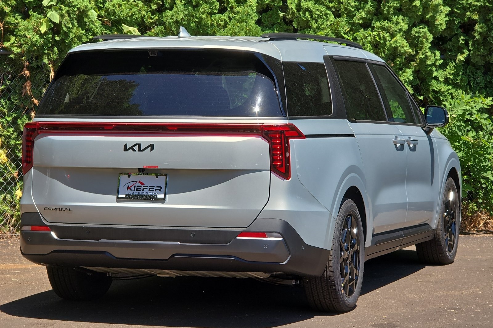 2026 Kia Carnival SX Prestige photo 3