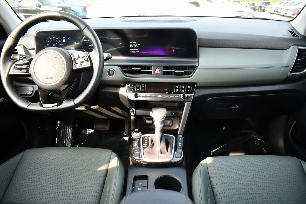 2024 Kia Seltos SX photo 3