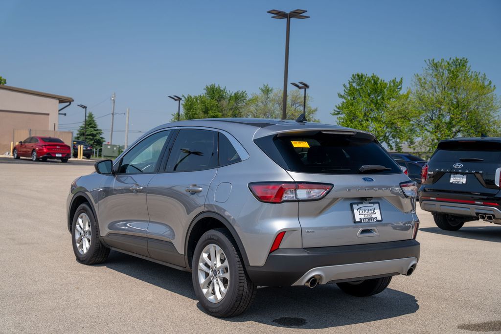 2022 Ford Escape SE photo 5