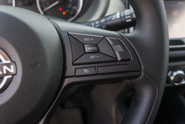 2025 Nissan Kicks Play S photo 12
