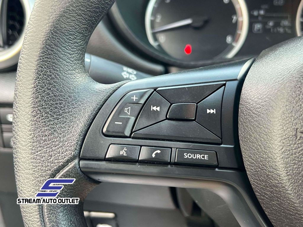 2025 Nissan Versa 1.6 S photo 15