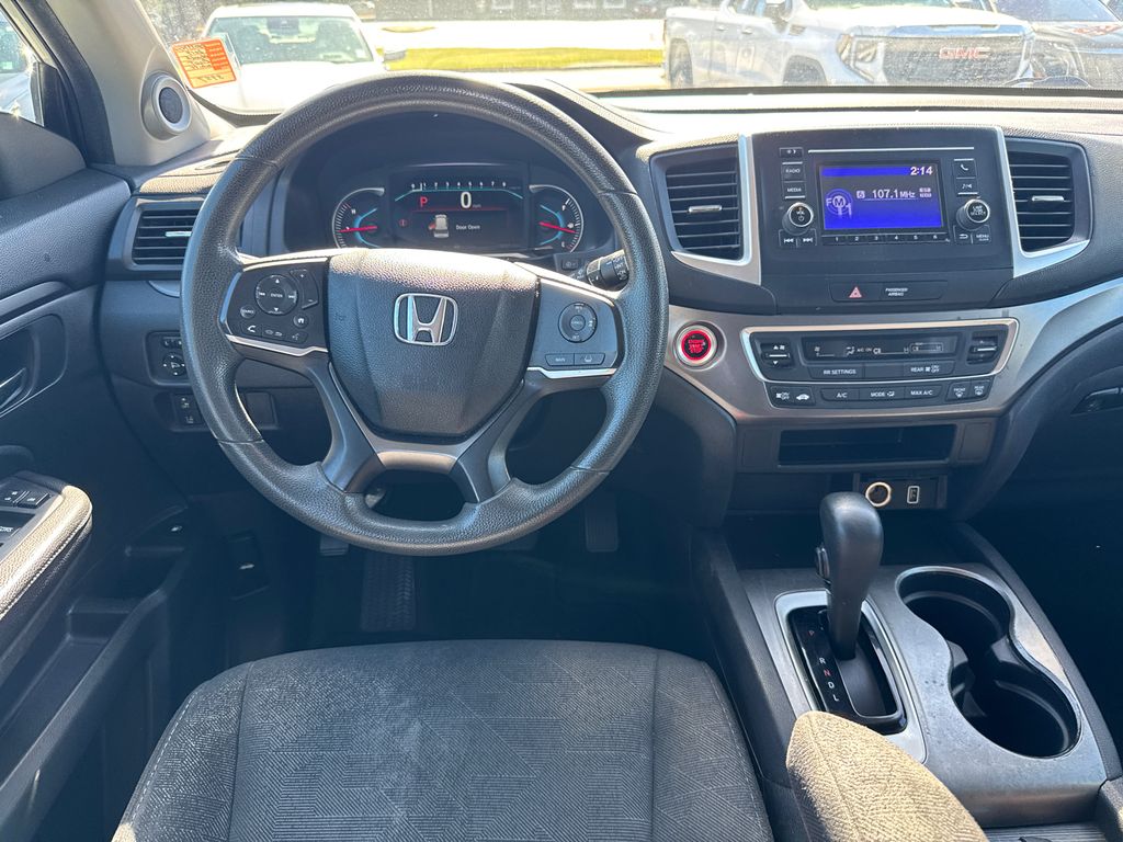 2019 Honda Pilot LX photo 23