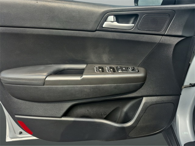 2020 Kia Sportage LX photo 17